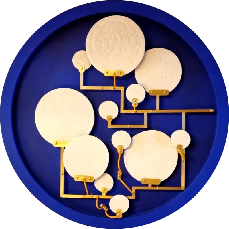 Full view of the Mater Nostra luminous sculpture in ultramarine blue.